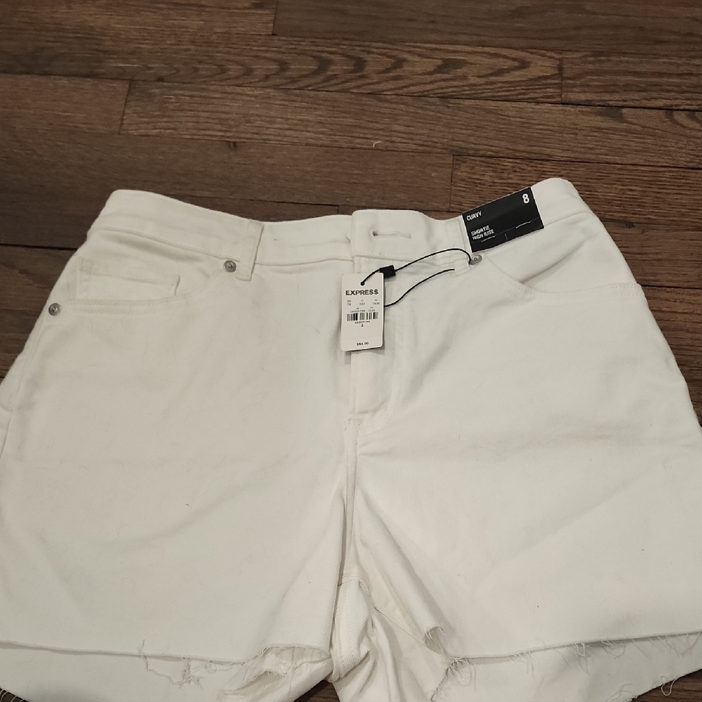 NWT Express Women's White Denim Shorts sz 8 curvy SHORTIE HIGHRISE